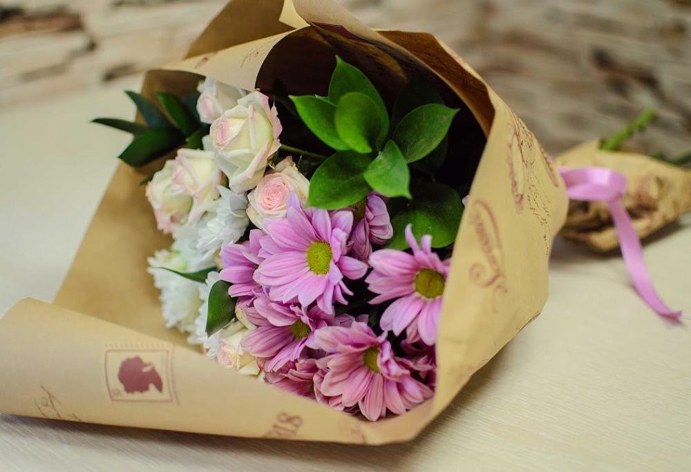 Букет цветов из: Розы и Хризантемы в Сосны