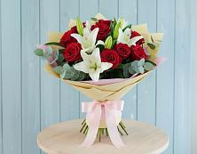 Букет цветов из:  Лилии и Розы в Сосны