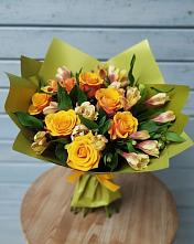 Букет цветов из:  Альстромерии и Розы в Сосны
