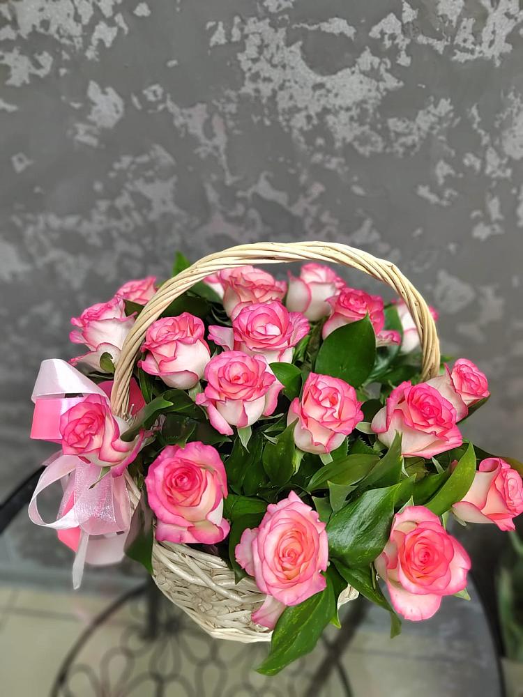 Цветочная композиция из Розы в корзине в Сосны