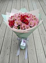 Букет цветов из:  Альстромерии #REPLACE_PRED# Сосны