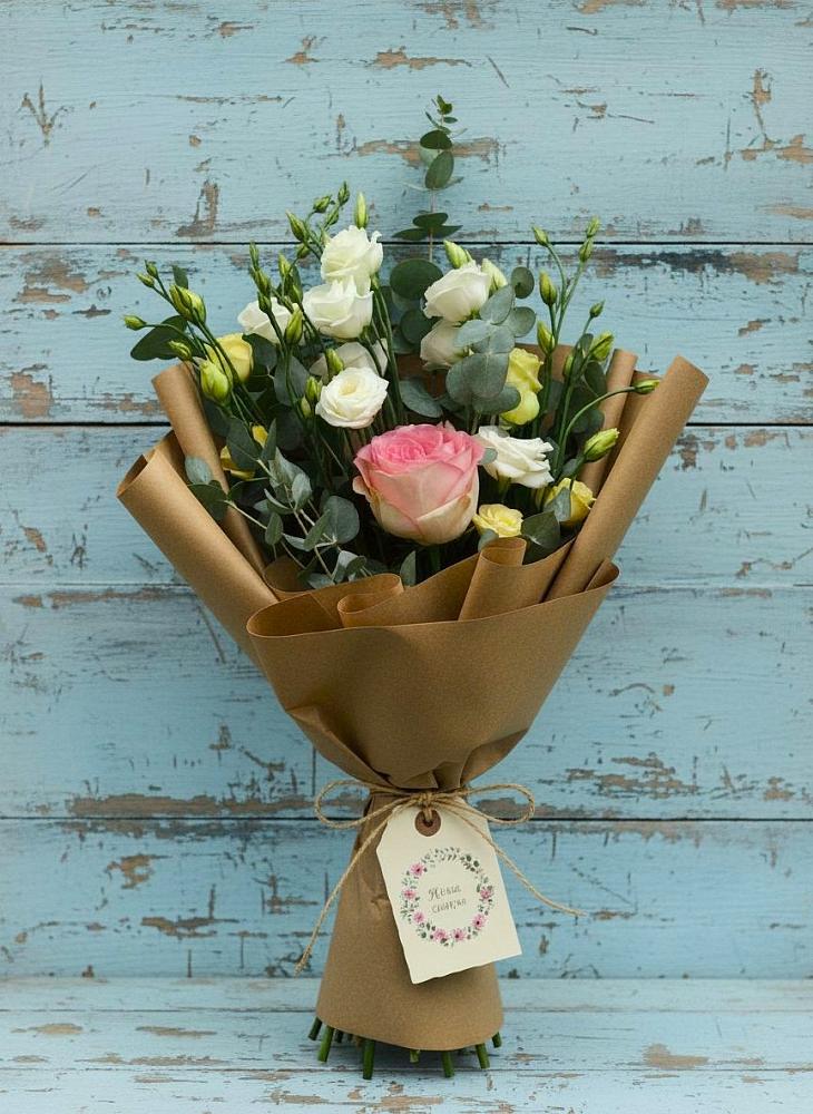 Букет цветов из: Розы и Лизиантусы в Сосны