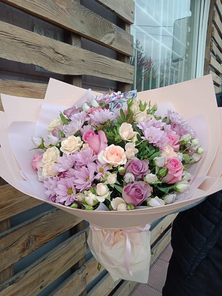 Букет цветов из: Розы и Хризантемы в Сосны