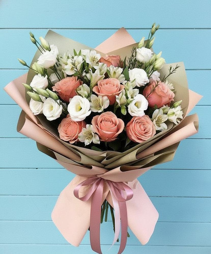 Букет цветов из: Розы, Альстромерии и Лизиантусы в Сосны