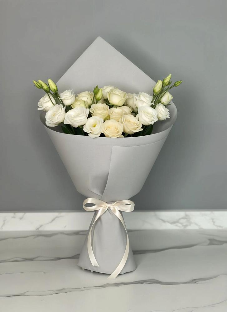 Букет цветов из: Розы и Лизиантусы в Сосны