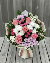 Букет цветов из:  Альстромерии, Гвоздики, Розы и Хризантемы в Сосны