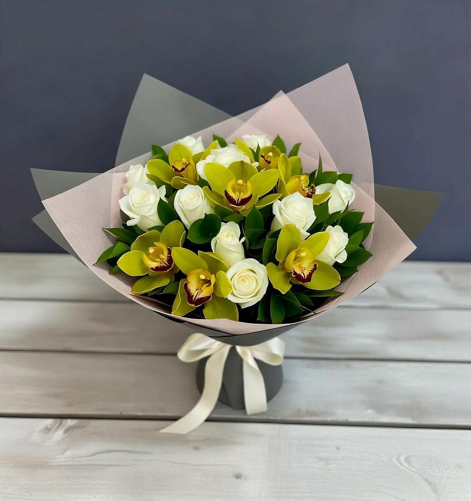 Букет цветов из: Орхидеи и Розы в Сосны