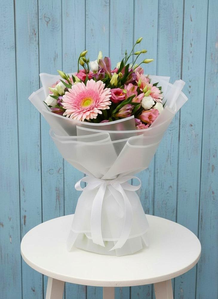 Букет цветов из: Герберы, Альстромерии и Лизиантусы в Сосны