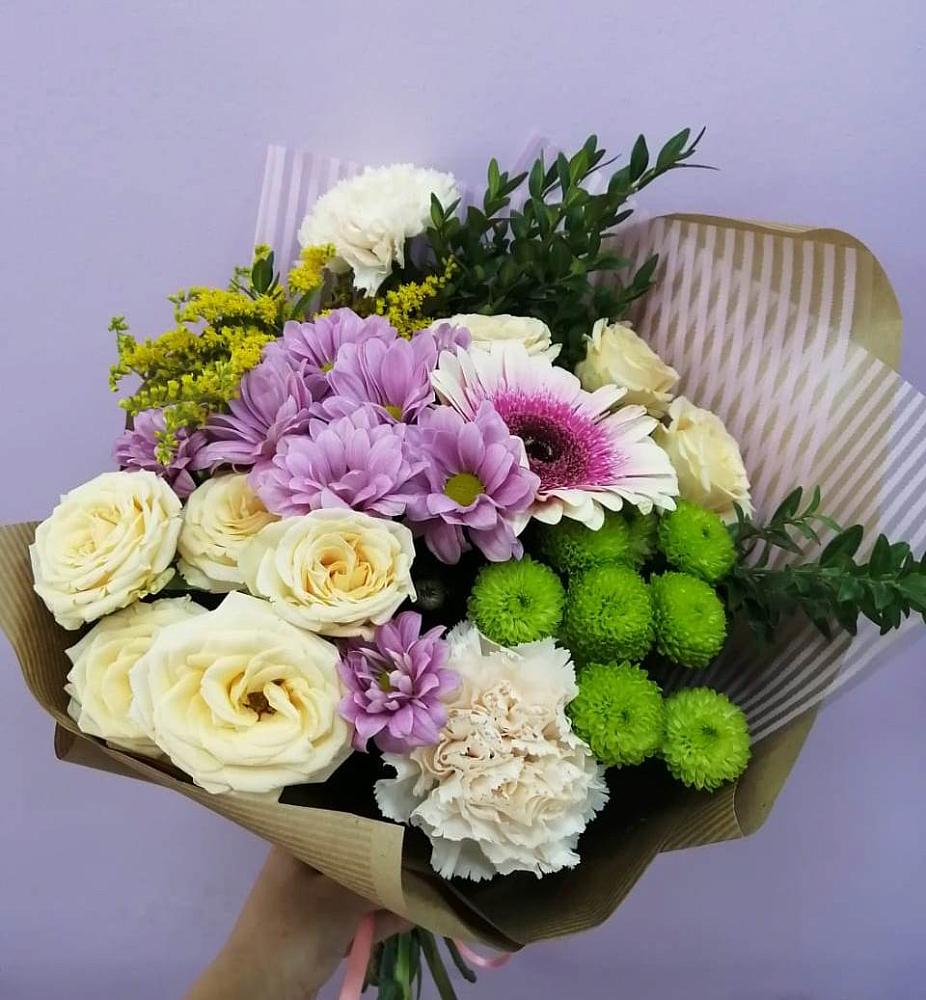 Букет цветов из: Хризантемы, Розы, Гвоздики и Герберы в Сосны