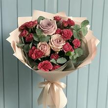 Букет цветов из:  Гвоздики и Розы #REPLACE_PRED# Сосны
